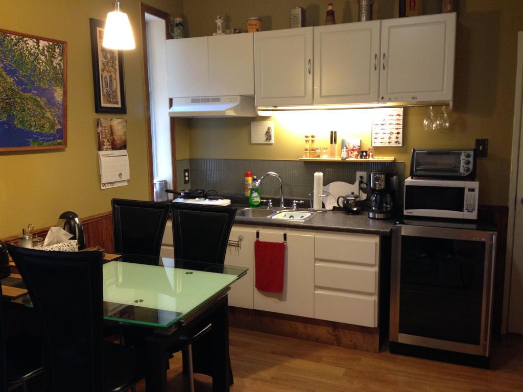 Heather Place Inn Nanaimo Room photo